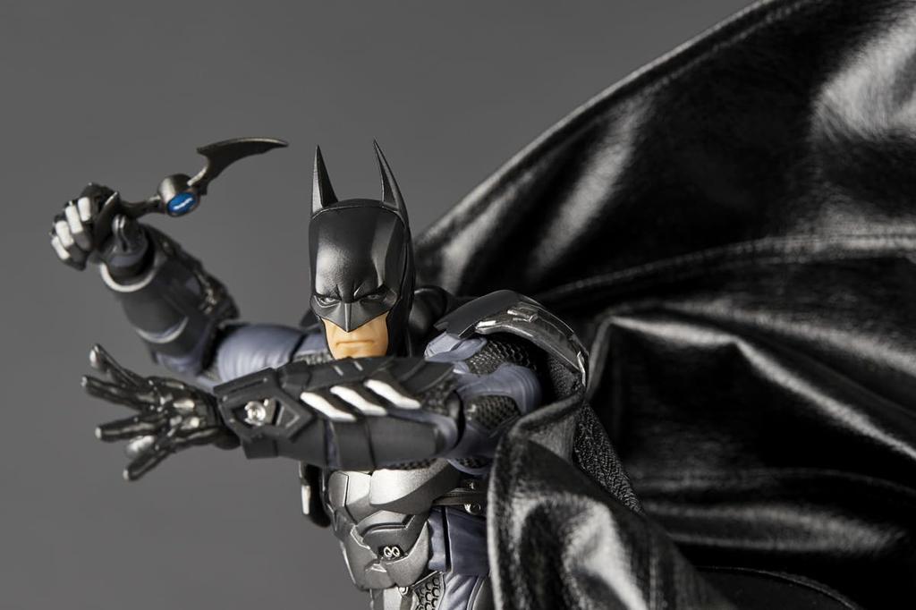 Revoltech Amazing Yamaguchi Batman Arkham Knight Action Figure