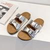 Модные женские модные сандалии на плоской подошве Летние новые с круглым носком Открытый носок Металлическая пряжка Толстая подошва Нескользящие шлепанцы