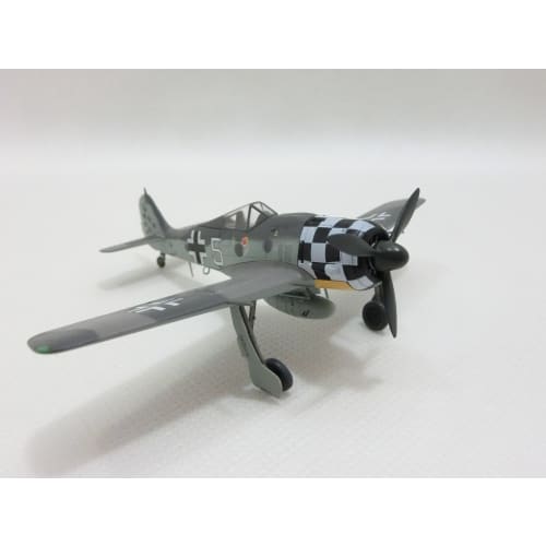 1/72 scale completed model 36401 German Air Force Focke-Wulf Fw-190A-6 1st Fighter Wing 1943
