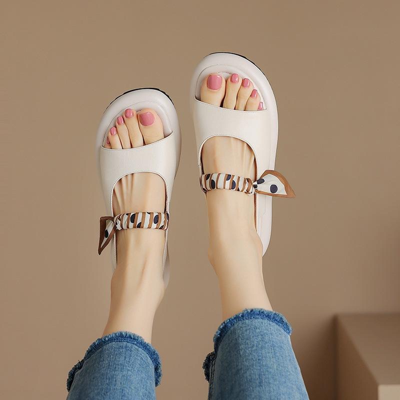 Женские летние сандалии Роскошные босоножки из искусственной кожи для женщин Тенденции 2024 года Модные сандалии для походов на открытом воздухе с открытым носком
