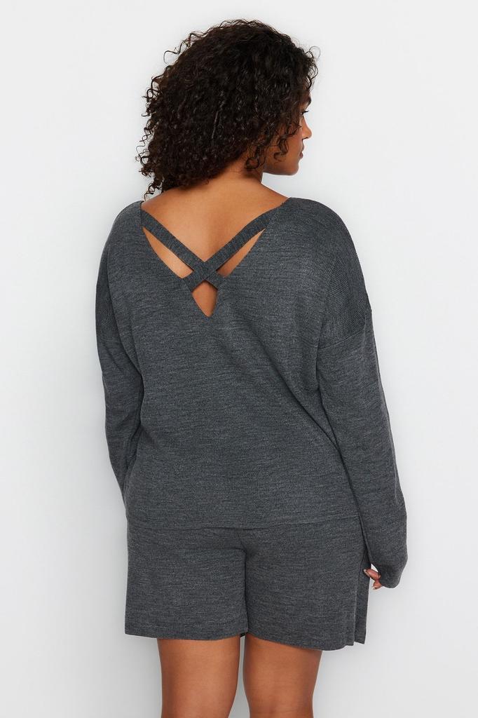 Женский стильный трикотажный свитер больших размеров Saks с перекрестной полосой на спине