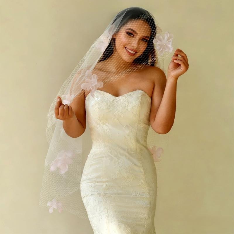 Classic White Fingertip Length Wedding Veils Easy To Secure Polyester Flower Hair Accessory For Bride