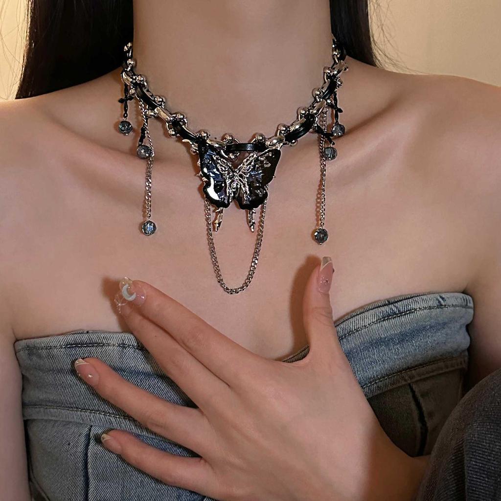 Love Heart Rivet Punk Choker Necklace - Y2K Subculture Clavicle Chain