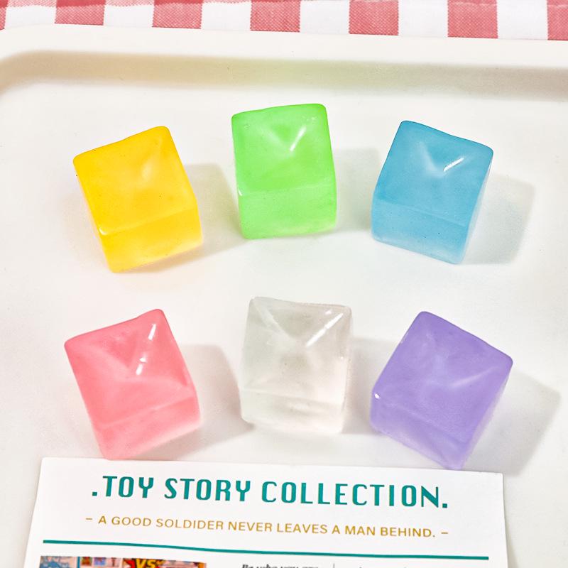 Ice Cube Squeeze Toy - Stress Relief & Creative Gift for Kids, Soft & Elastic Decompression Toy