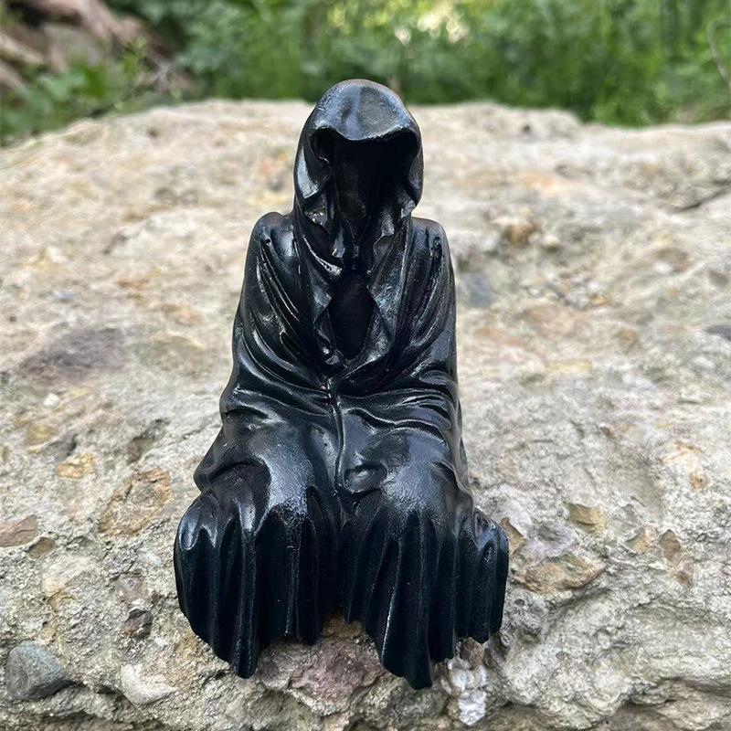 Mysterious Black Clothes Resin Ornament: Lord of Mysteries Home Decoration Piece