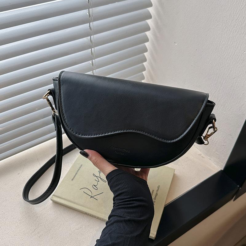 Small Bag Women's 2024 Winter New Trendy Fashion Casual Simple Small Square Bag Internet Celebrity Wide Shoulder Strap Single Shoulder Messenger Bag