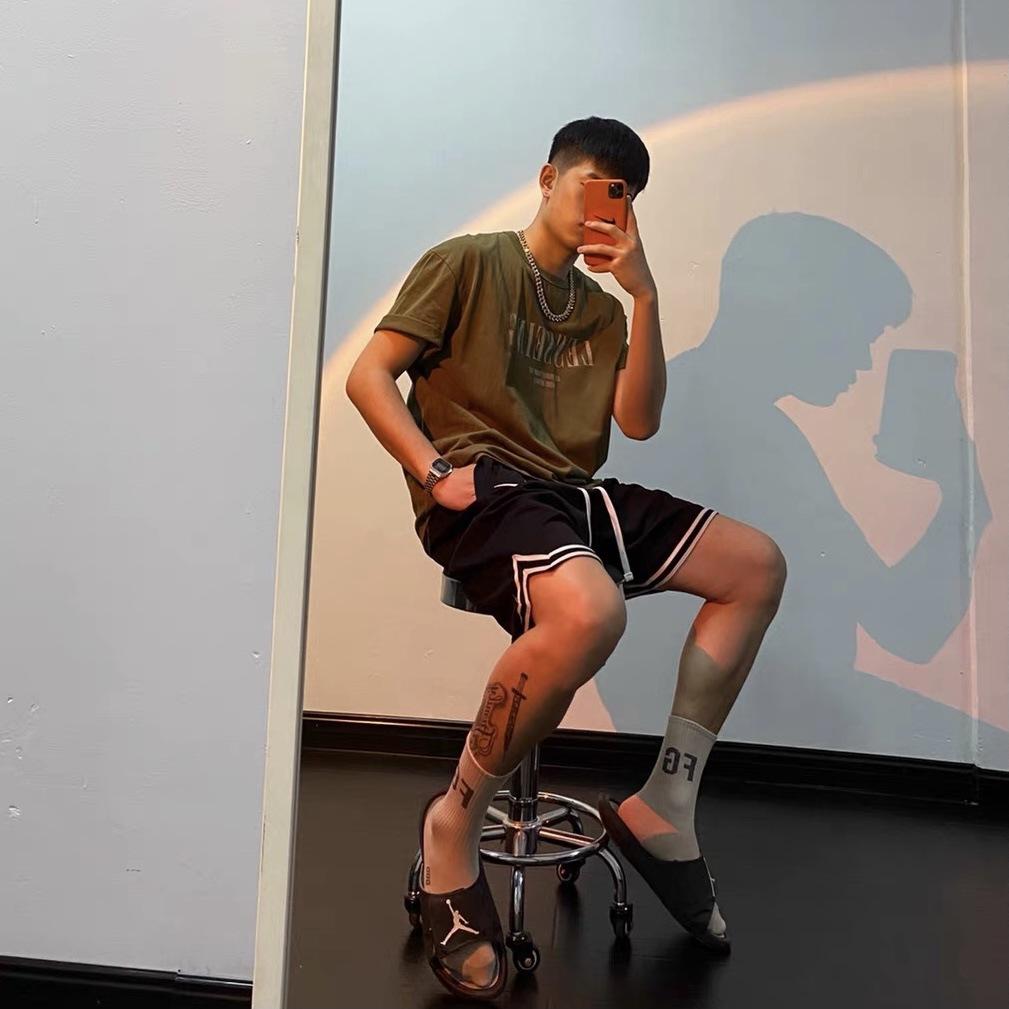 Бренд Tide Туман Двойная линия Ess Уличные буквы Богатый чистый хлопок Средние носки-трубы Тренд Четыре сезона Спортивные носки