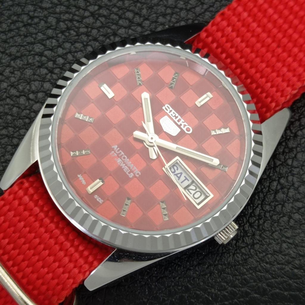 ВОССТАНОВЛЕННЫЕ АВТОМАТИЧЕСКИЕ МУЖСКИЕ ЧАСЫ SEIKO 5, СДЕЛАНО В ЯПОНИИ, КРАСНЫЙ ЦИФЕРБЛАТ, ИЗГОТОВЛЕНЫ НА ЗАКАЗ a440011-2 QV90-a440011