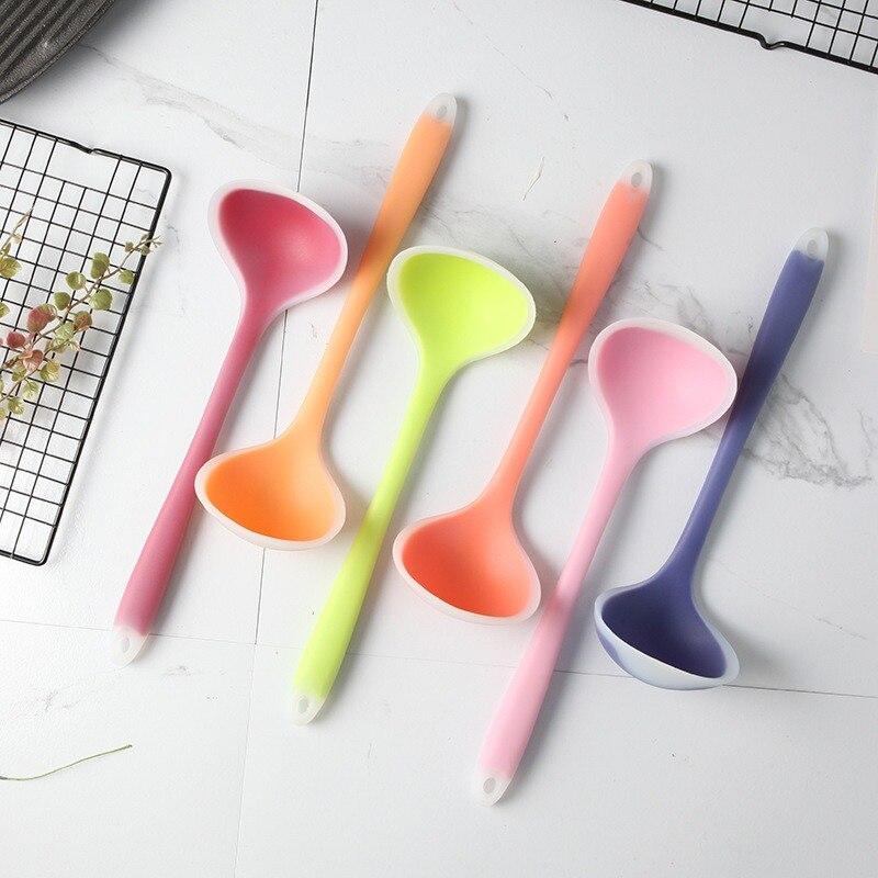 1 шт. красочный набор ложек с длинной ручкой, силиконовая ложка для супа, кухонные антипригарные большие ложки для еды, половник, домашняя кухонная утварь, инструмент FDA