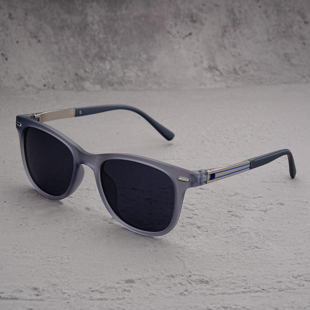 Retro Classic Polarized Sunglasses with Square Frame and Rivet Design