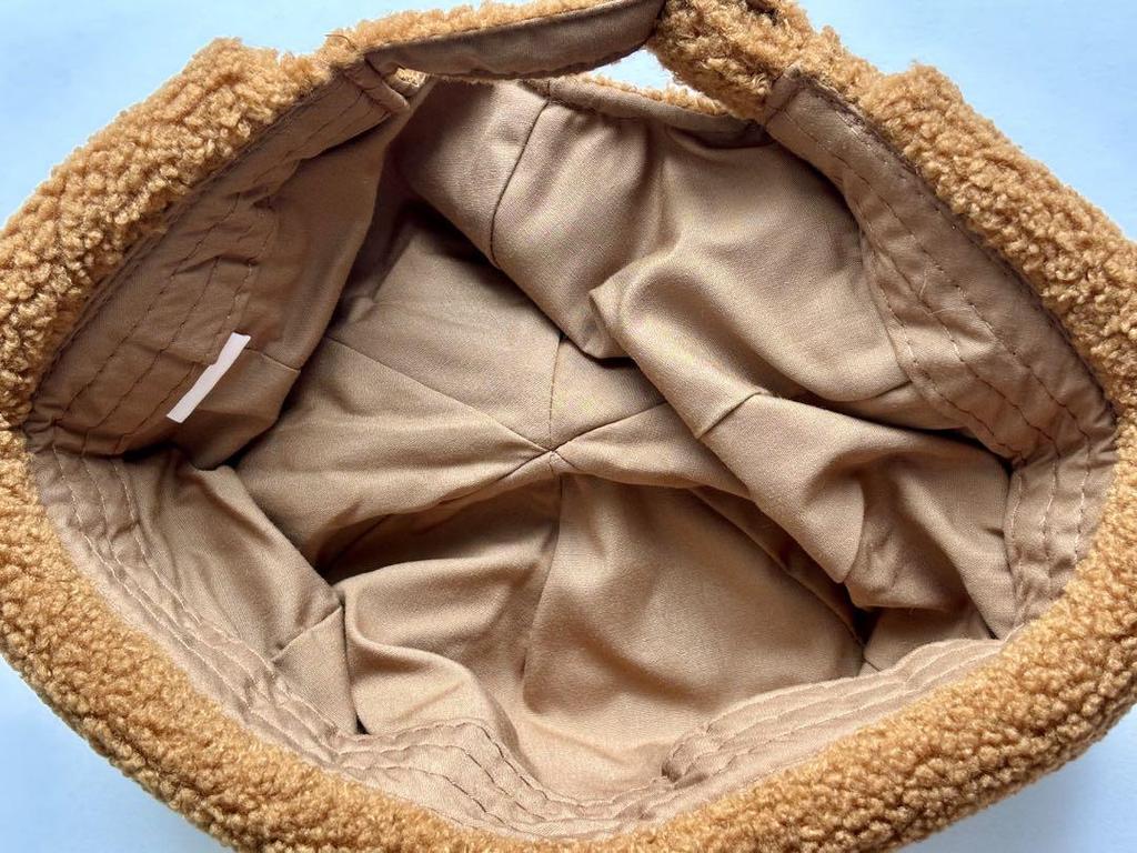 [Б/У] Stray Kids Хэнк Квокка Боа Кепка