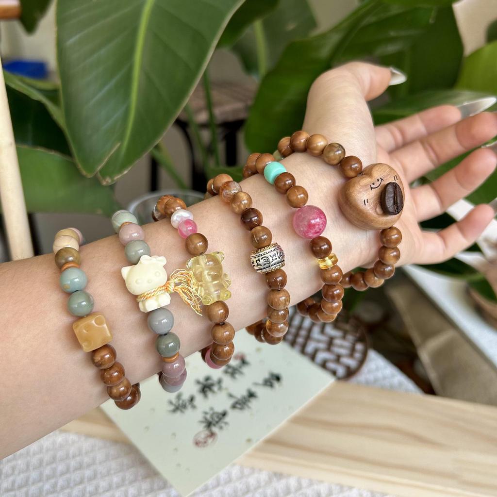 Браслет ручной работы из натуральных бусин - Ретро литературный стиль.