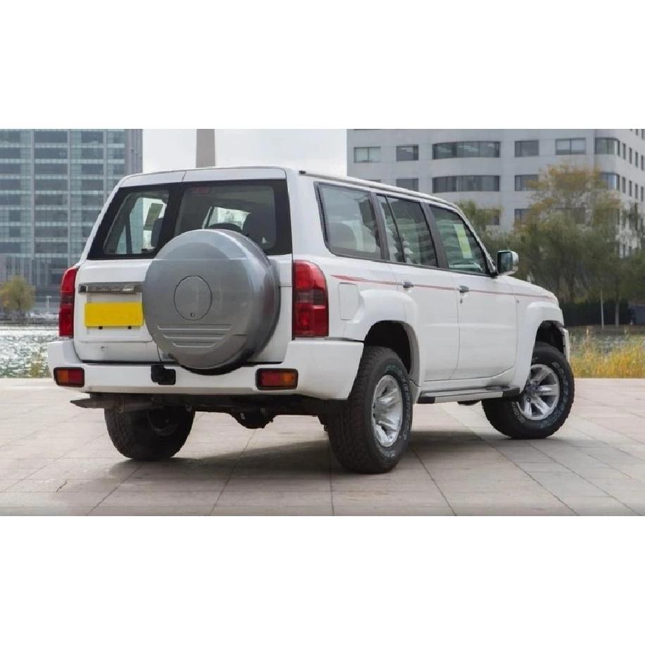 2 pieces Left and Right Rear Bumper Lamp shell for Nissan Patrol Y61 Rear shell Light for Y61 Tail Bumper Light with shell