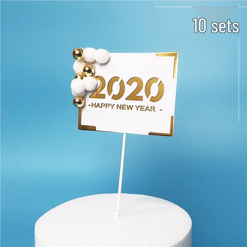 Топпер для торта на Новый 2020 год: Красное и белое помпонное украшение