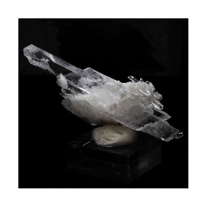 Pierres et Minéraux. Gypse. 33.7 ct. Gypsum Quarry, Arignac, France. Rare.