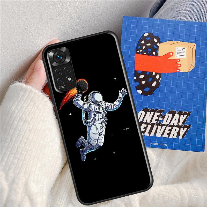 Чехол Космический Данк Астронавт для Xiaomi Redmi Note 8 9 10 11 Pro 8T 9S 10S 11S Redmi K50 K40 Gaming 9A 9C 9T 10C