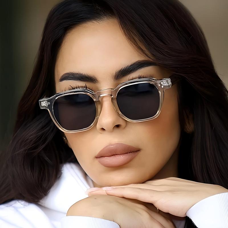 Новые ретро квадратные солнцезащитные очки для женщин и мужчин, модный роскошный дизайн, заклепки, солнцезащитные очки, трендовые оттенки, UV400, очки