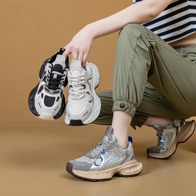 Кроссовки женские 2025 весна новые дышащие кожаные кроссовки-папы женские универсальные на платформе для бега повседневные женские модные