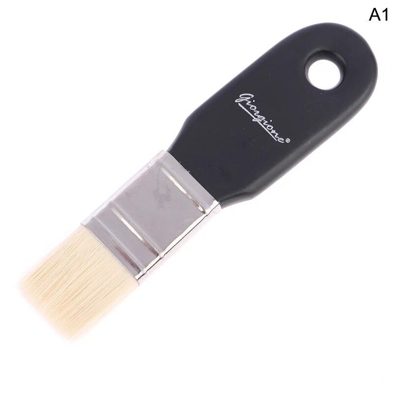 Универсальная кисть с жесткой щетиной для гуаши, акварели, масла и акрила с эргономичной ручкой