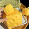 Желтая сырная пищалка Игрушка для снятия стресса Кубик сыра Фиджет-игрушка Помощь для релаксации и концентрации