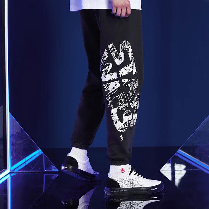Штаны мужские спортивные свободные дышащие трикотажные с принтом букв Li Ning X Star Wars Collaboration, черные AKLTB47-1