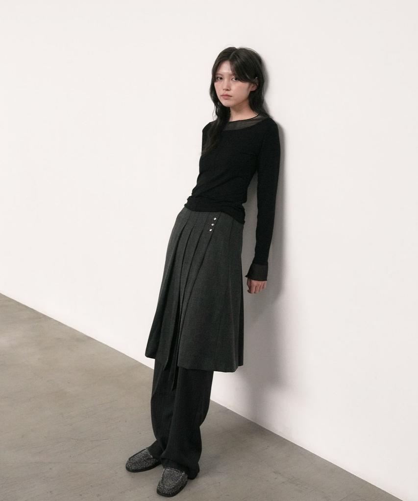 Auro Stud Pleats Skirt [ Charcoal ]