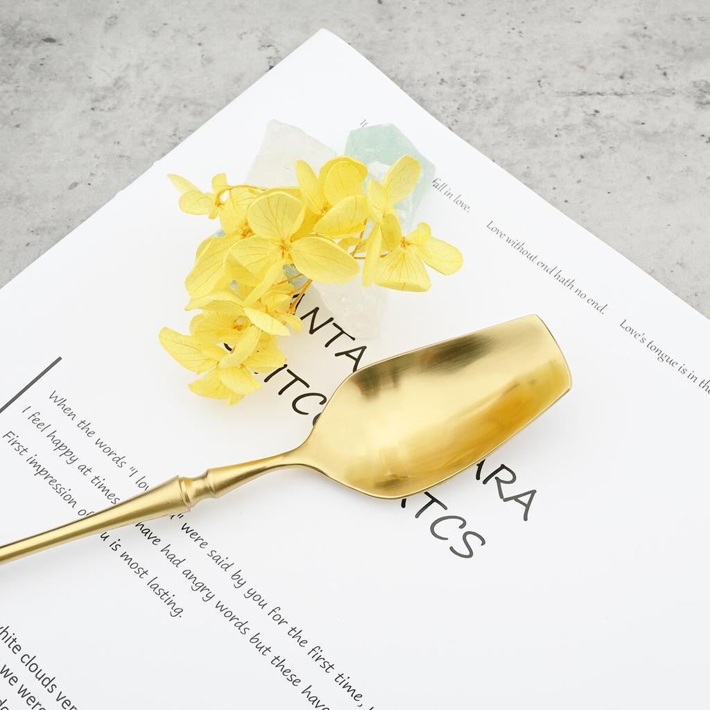 24Pcs Red Gold Cutlery Set 18/10 Stainless Steel Tableware Vintage Knife Fork Coffee Spoon Dinnerware Set Wedding Kitchen Silverware