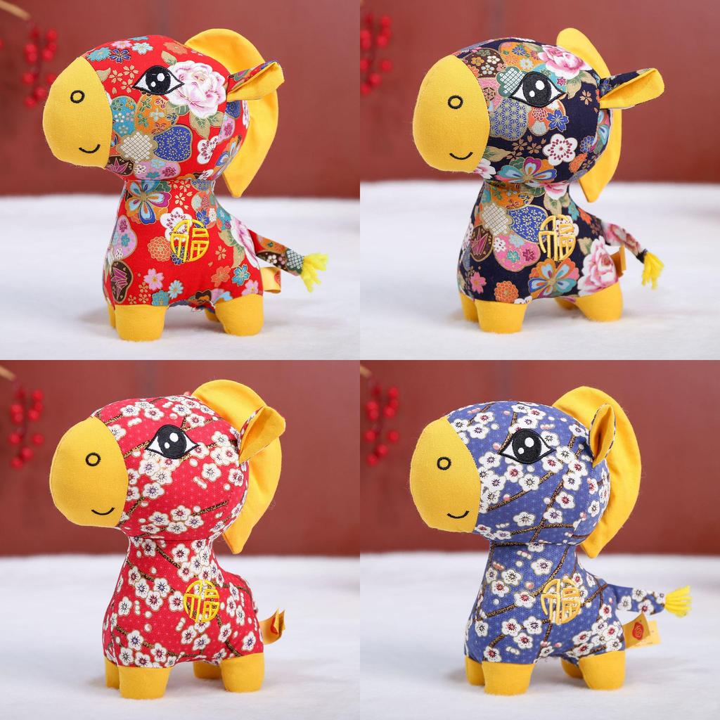 Handcrafted Embroidered Animal Plush With Pp Cotton Filling For Holiday Decoration