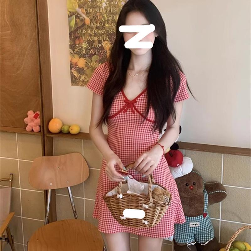 Платье в клетку с французским V-образным вырезом и бантом для женщин, летняя новинка Pure Desire Style, обтягивающая бедра юбка
