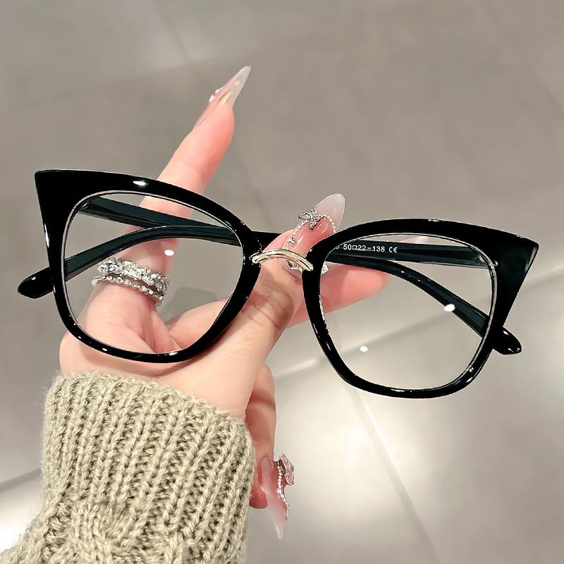 Ultra-light and Fashionable Large-framed Cat-eye Anti-blue Light Glasses Are Simple and Versatile Sunglasses for Shooting