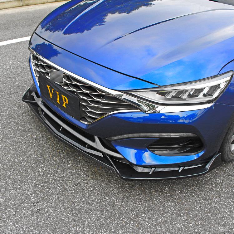 Современный комплект переднего сплиттера и заднего спойлера для Ford Fiesta: Сплиттер, жабры и защиты бампера в боевом стиле