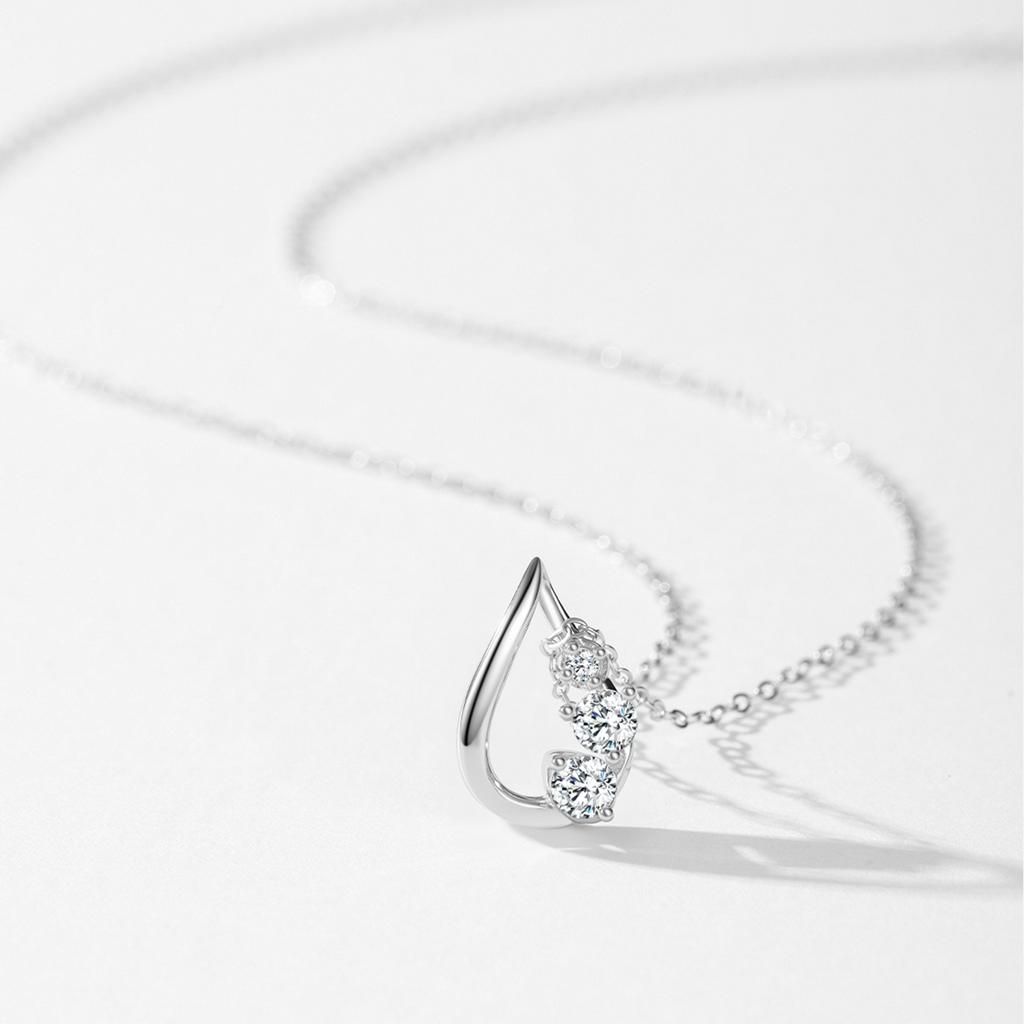 Ailmay Exquisite 925 Sterling Silver Necklace Waterdrop Shaped Pendant with Cubic Zirconia Elegant Lady Necklace Jewelry