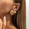 Серьги-пусеты Design Sense Ins Stripe Love Женская мода и универсальные простые серьги-линии из сплава в форме персикового сердца