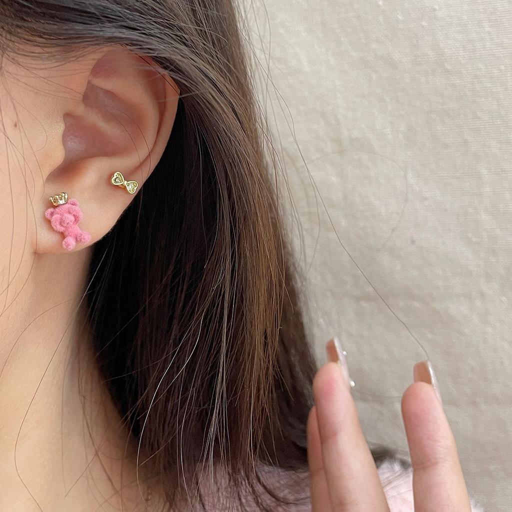 Милые серьги с короной, флокированные серьги с медведем, комплект серебряных игл, новые милые детские серьги с персиковым сердцем, универсальные серьги