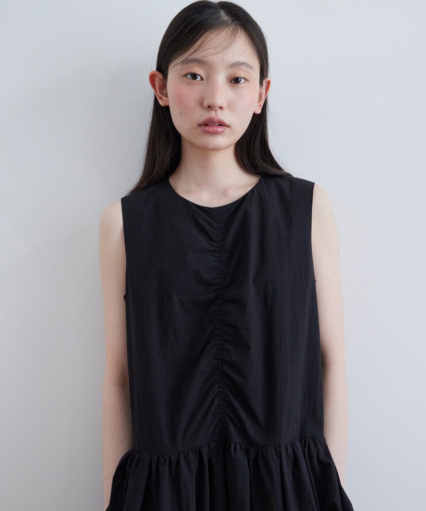 Step Around Pleated Sleeveless One-Piece_Black
