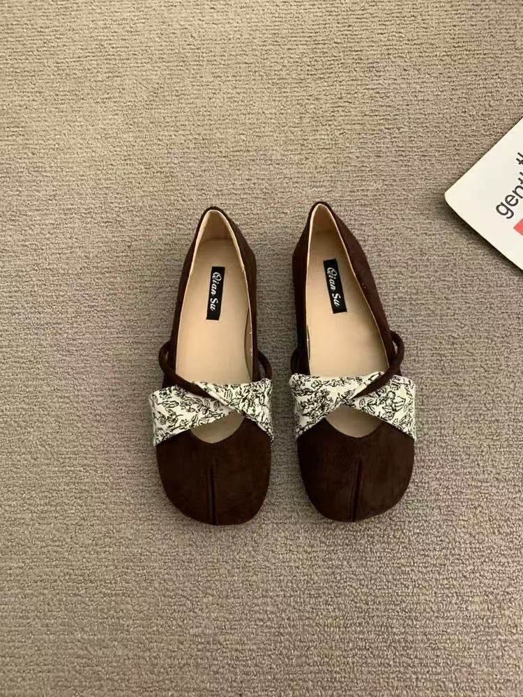 Французский нишевый дизайн ретро балетки на плоской подошве мягкая подошва плоский каблук мелкий вырез ремешок одинарный туфли квадратный носок