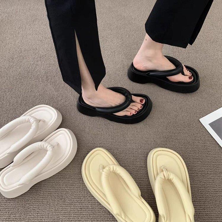 Cool slippers women's summer outer wear thick-soled flip-flops 2025 new summer beach seaside toe bread bubble slippers