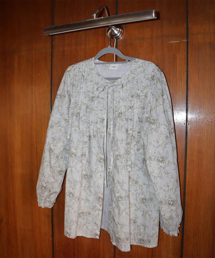 RONRON Lace Ruffle Blouse Floral Beige