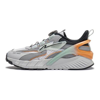 Li Ning Удобная универсальная нескользящая амортизирующая повседневная обувь Детская обувь Серо-белый YKCU008-1