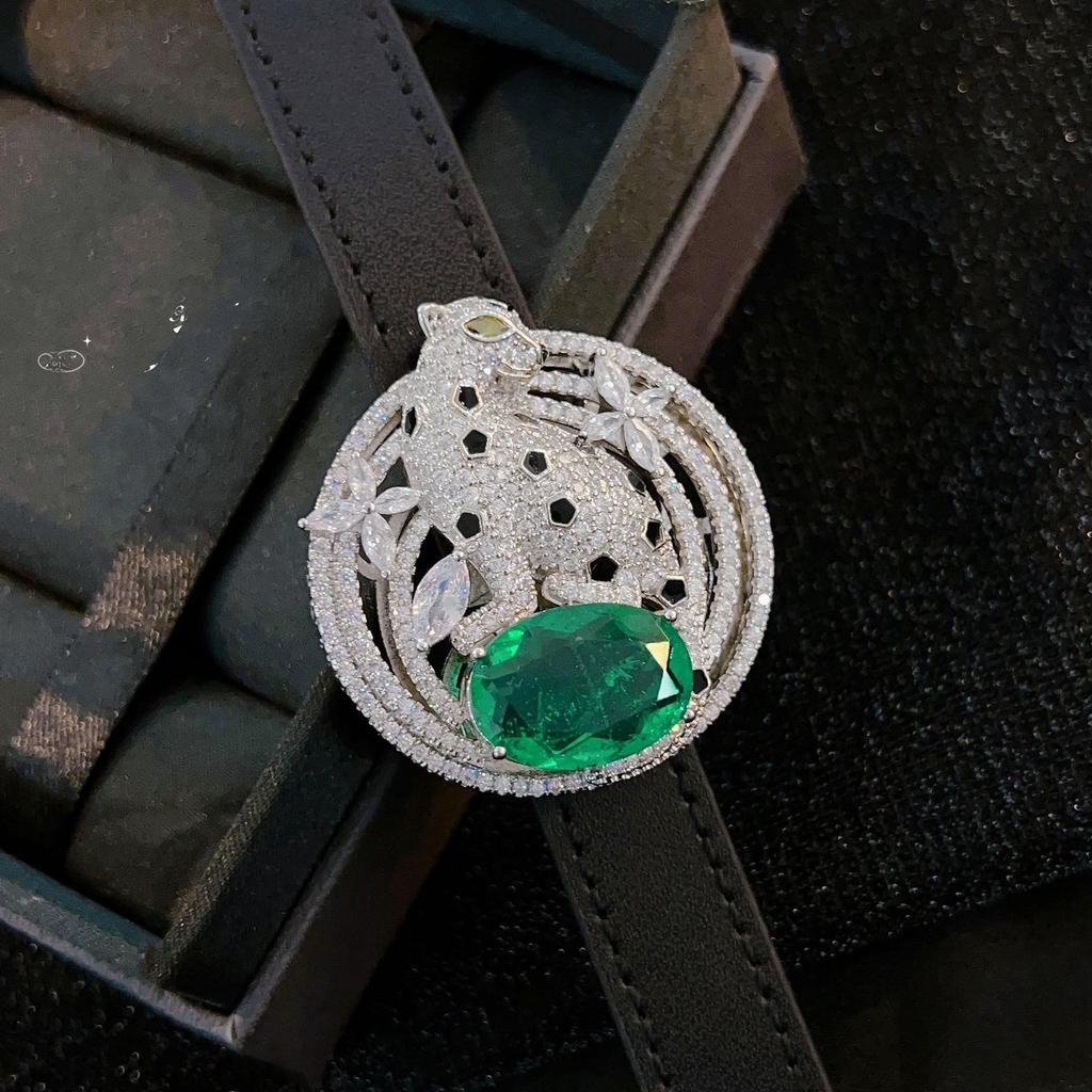 Высококачественная подвеска с леопардовым принтом, выполненная из ювелирных изделий, с красным корундом и изумрудом на браслете/ожерелье двойного ношения.