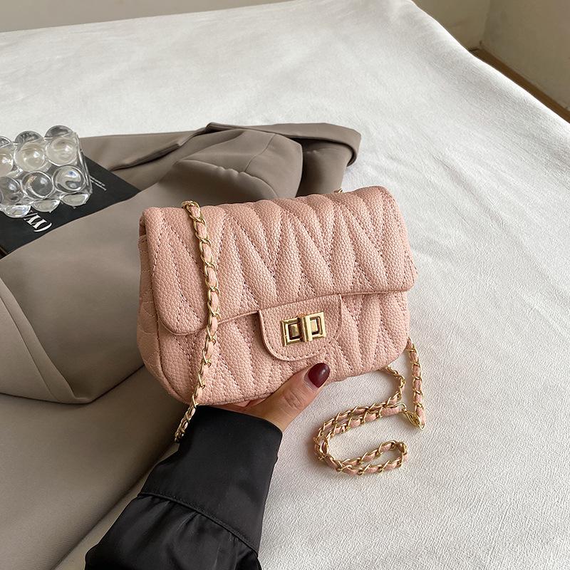 Модная сумка женская 2024 новая модная простая стильная маленькая квадратная сумка иностранный стиль простая цепочка модная сумка через плечо