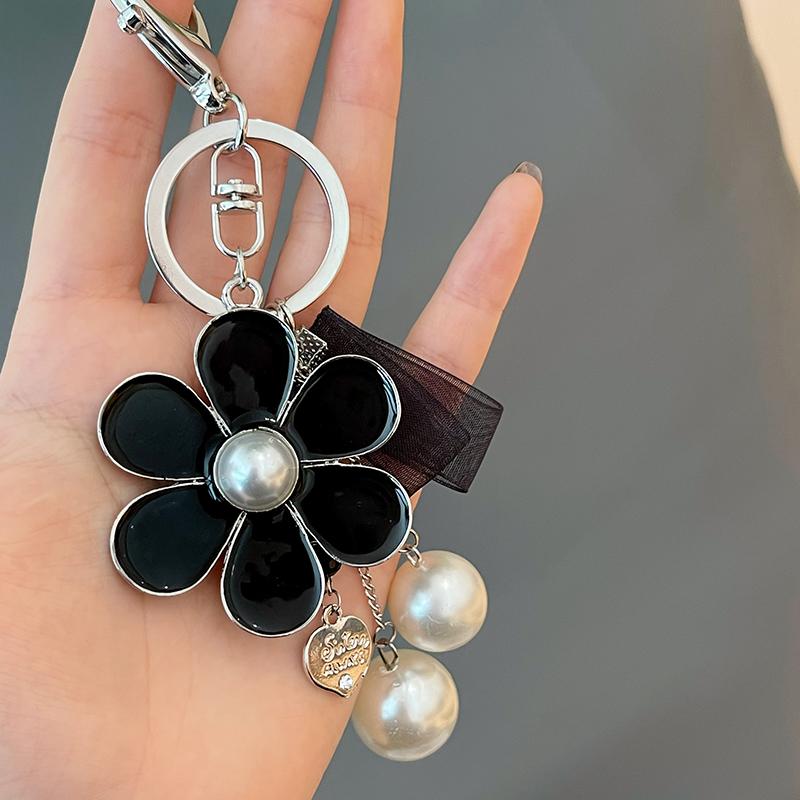 EASYA Fashion Black Sunflower Pearl Luxury Keychain Chain Car Keychain Party Gifts for Guests