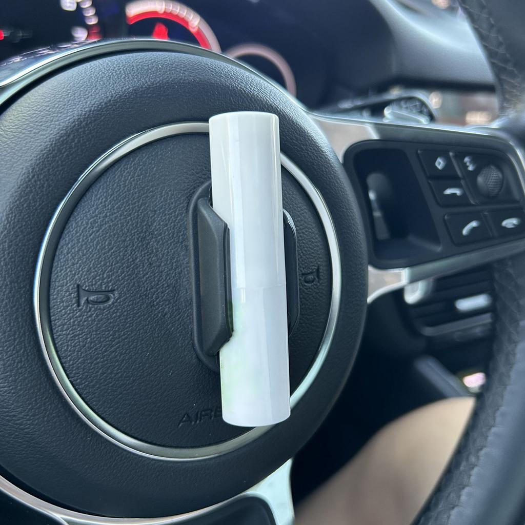 Держатель для бальзама для губ для автомобиля Силиконовый держатель для гигиенической помады Автомобильные аксессуары Вертикальный держатель для гигиенической помады Держатель для бальзама для губ для женщин девушки