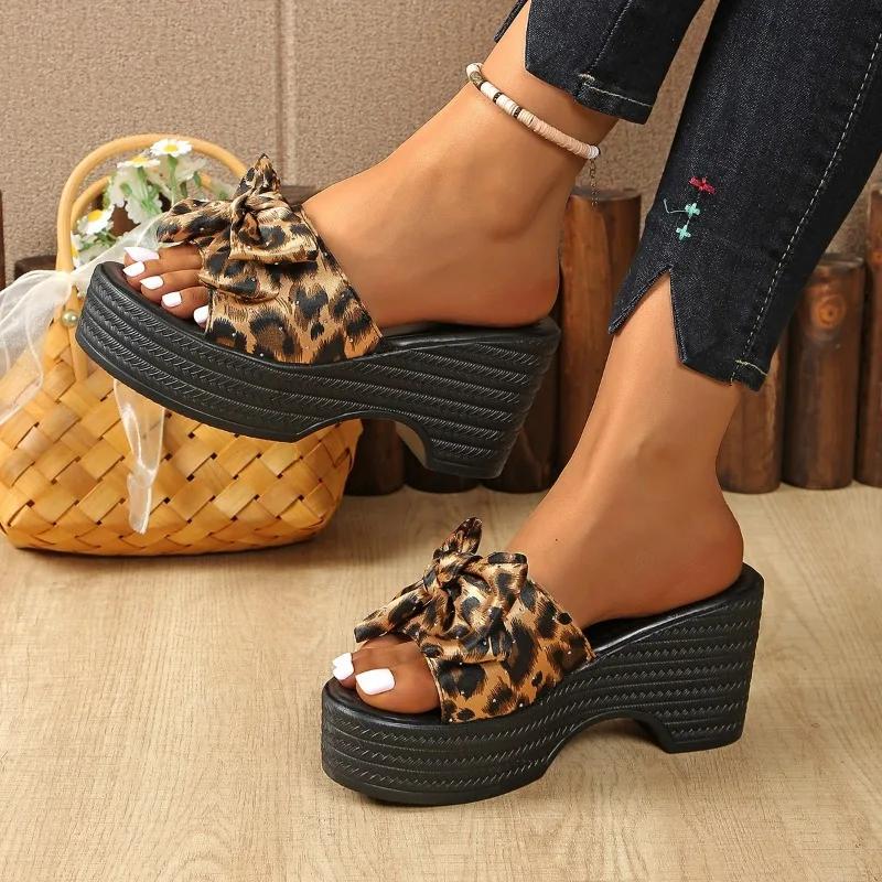 Обувь Женская 2025 Новинка Большой Размер Женские Тапочки Мода Леопардовый Принт Повседневные Уличные Летние Тапочки на Платформе с Бантом-Бабочкой