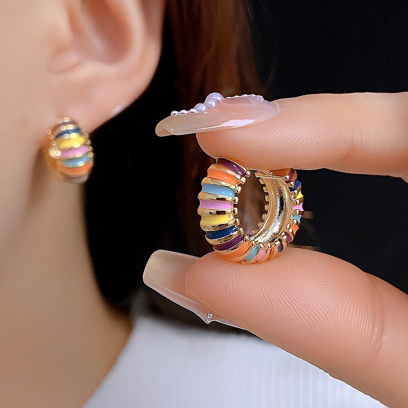 Элегантные ретро серьги-капли с дофаминовым эффектом: Красочные и универсальные клипсы-круги для ушей для роскошного штриха