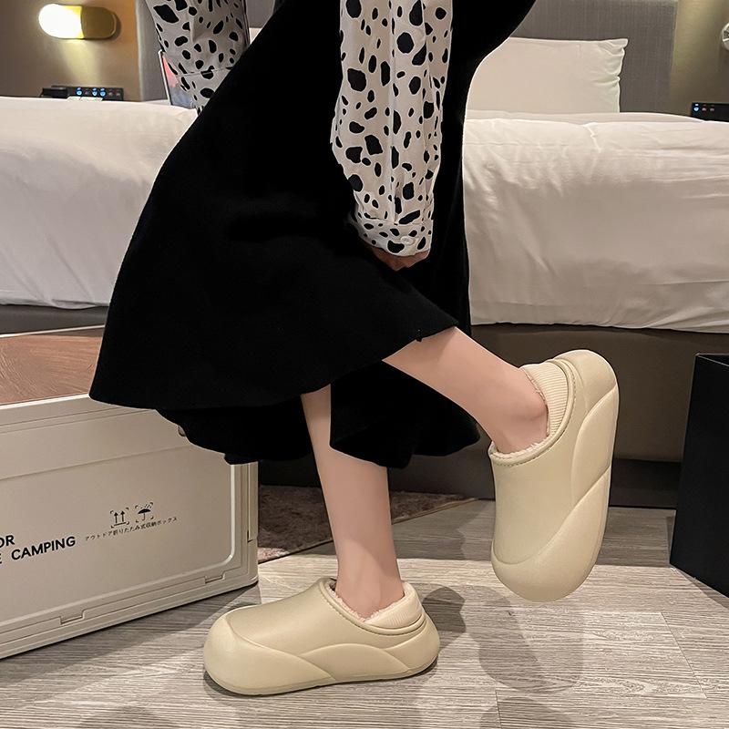 New winter velvet cotton slippers women's outdoor heightening thick-soled non-slip waterproof warm cotton shoes for outer wear