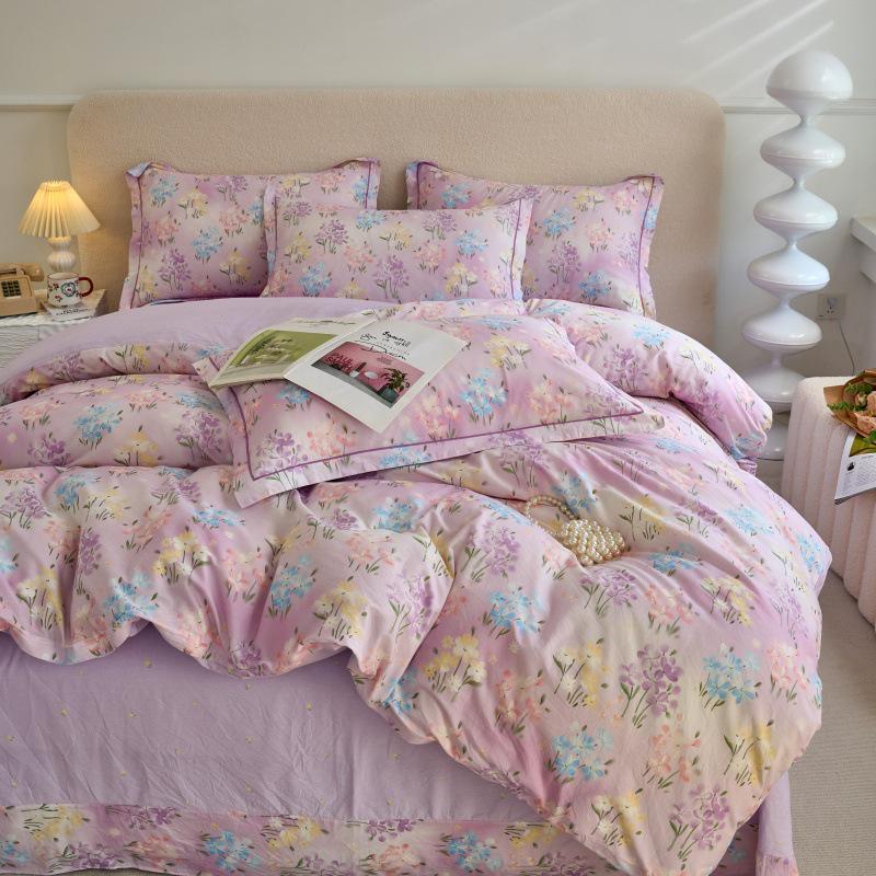 Свежий и простой четырехкомпонентный хлопковый комплект для общежития с принтом – Включает трехкомпонентный полностью хлопковый комплект постельного белья, юбку для кровати и комплект постельного белья.