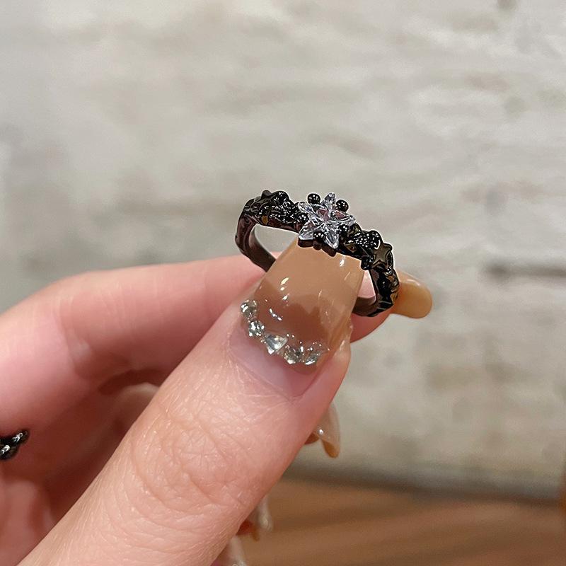 Niche Design Dark Personality Retro Black High-End Star Stacked Ring High-End French Open Ring