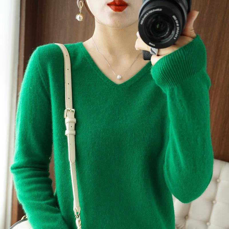 Women's V-Neck Pullover Sweater 2023 - Autumn/Winter Slimming Plus Size Basic Knit Top