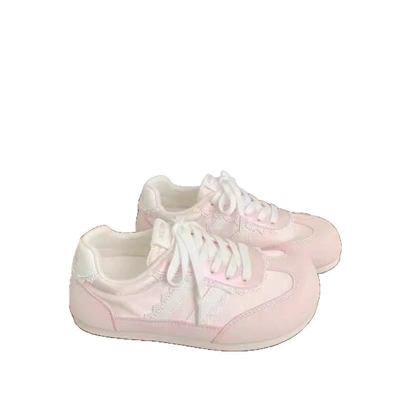 High-value niche sweet casual tablet women's new little white shoes women's versatile skirt